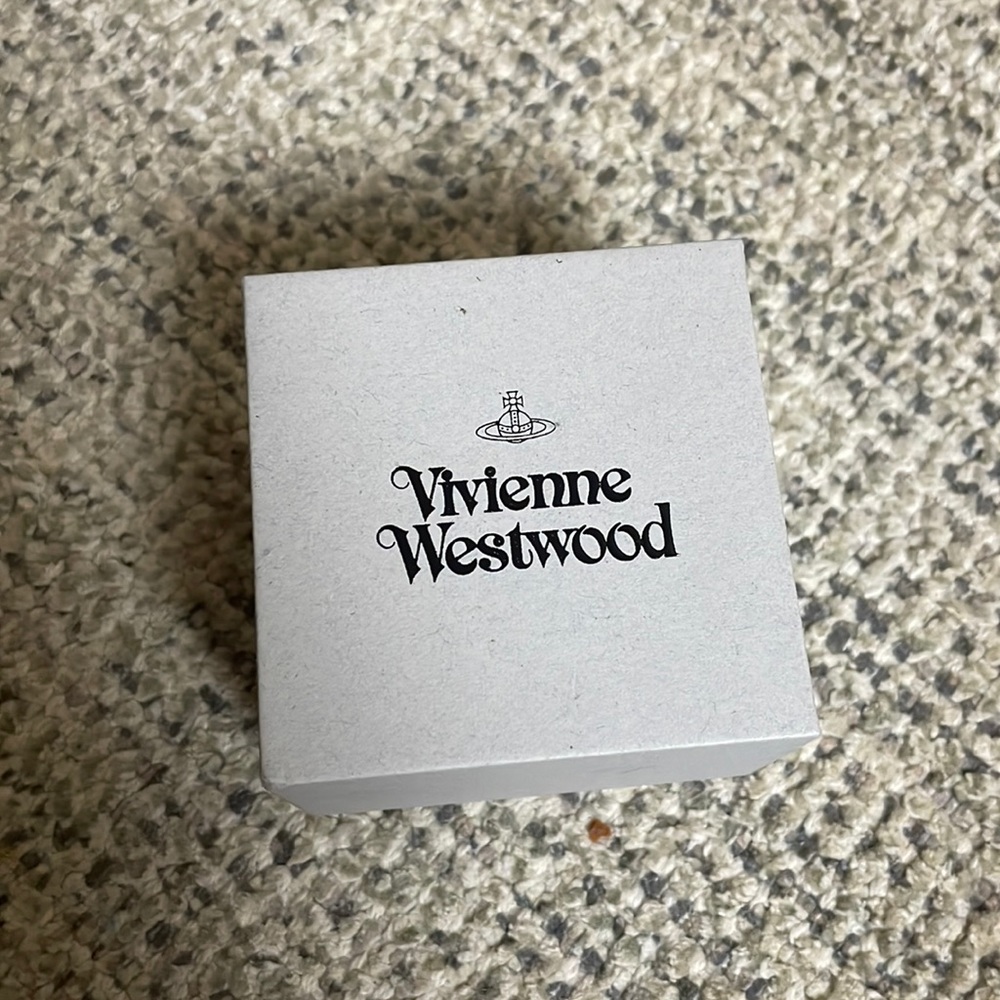 BRAND NEW VIVIENNE WESTWOOD EARRINGS WITH BOX